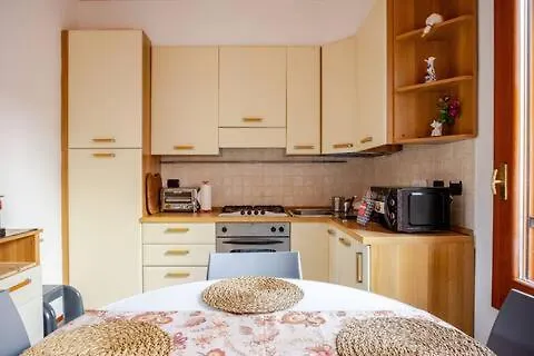 Apartamento Centro Storico Con Garage Incluso, Da Kathy Desenzano del Garda