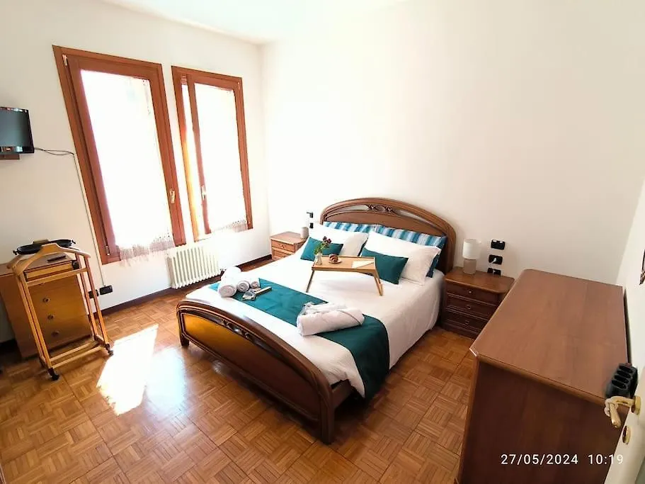 Apartamento Centro Storico Con Garage Incluso, Da Kathy Desenzano del Garda Italia