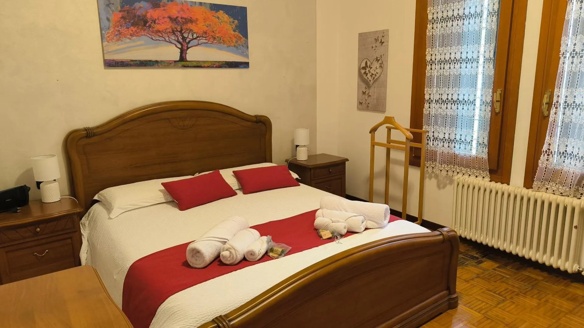 Apartamento Centro Storico Con Garage Incluso, Da Kathy Desenzano del Garda Italia